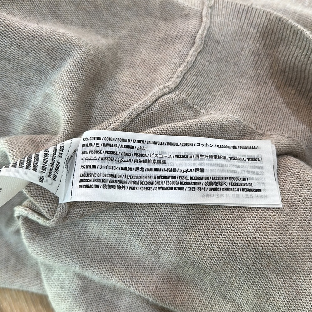 Abercrombie and Fitch Zip Up - Picture 7 of 8